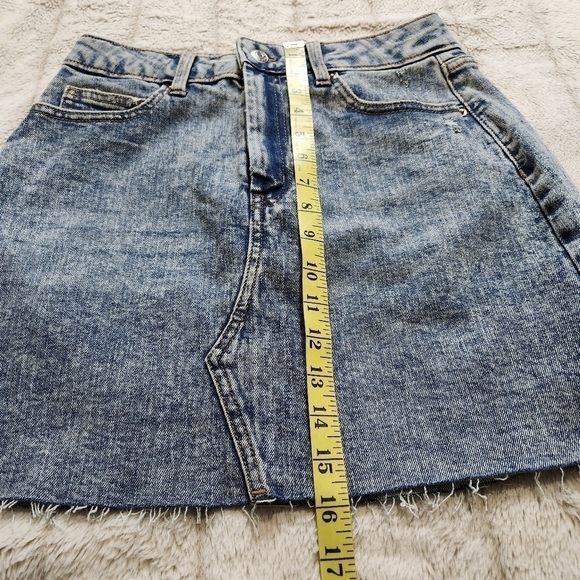 SIZE 6 90's Denim mini skirt Vintage inspired Acid wash WILD FABLE - Picture 10 of 11